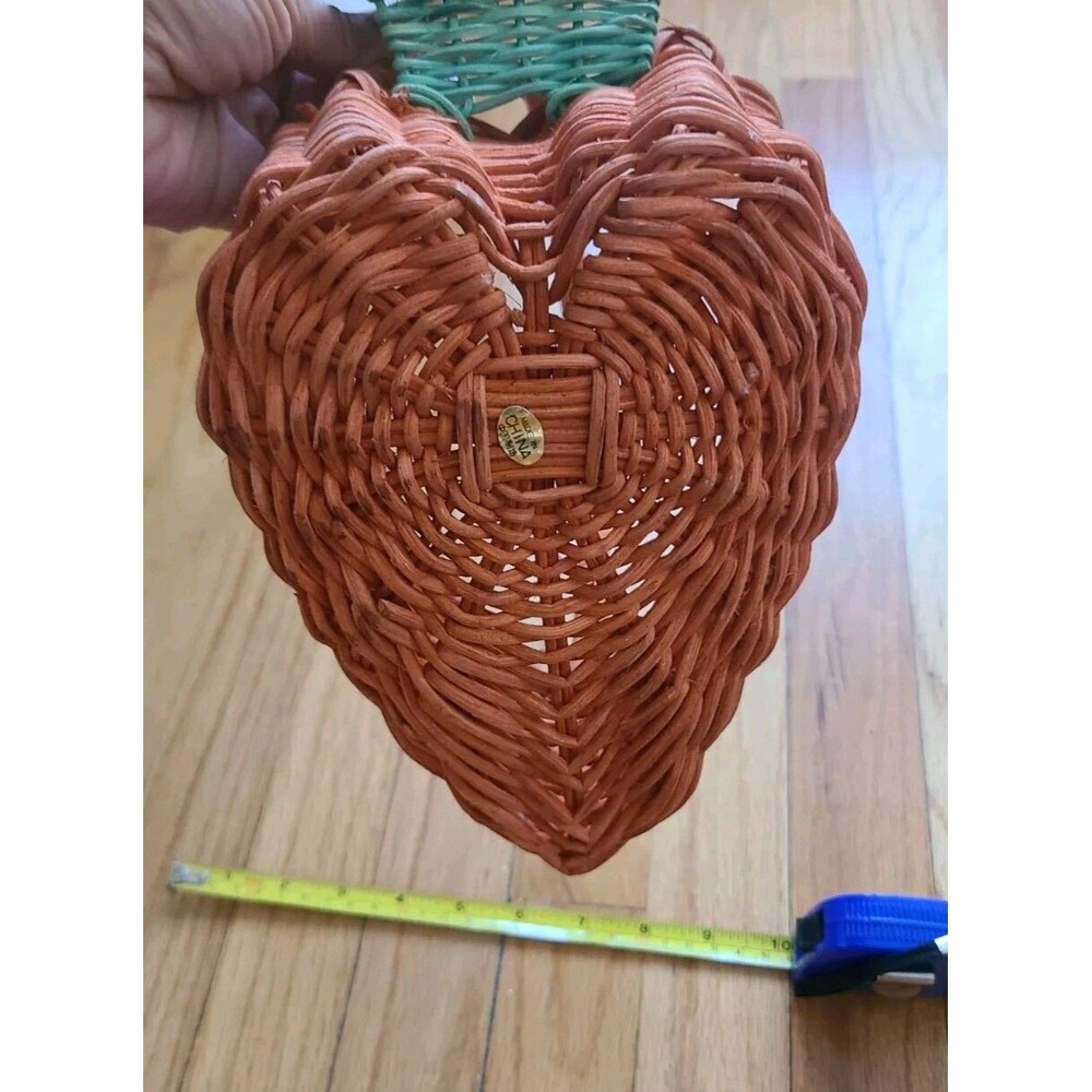 Wicker Carrot BASKET* Carrot Shape ORANGE GREEN *Vtg* MCM* Rare* Cute! - Picture 7 of 14